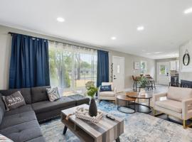 Charming Contemporary Family Home home, villa in Glenview