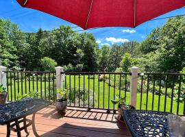 Mid-Century DJs Dream near Rhinebeck, hotel perto de Vanderbilt Mansion National Historic Site, Staatsburg