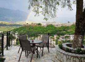 Panoramic Vlachos, bed and breakfast en Gjirokastra