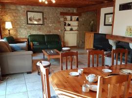 Gîte au calme près nature Aubrac Margeride 3 étoiles, kuća za odmor ili apartman u gradu 'Saint-Alban-sur-Limagnole'