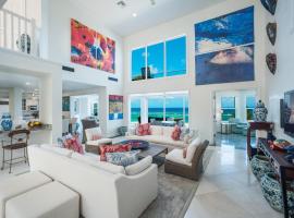 Great Bluff Estates by Grand Cayman Villas & Condos、Gun Bayのホテル