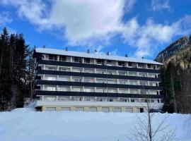 Alpenurlaub II Wohnung mit Traumausblick, cheap hotel in Bad Mitterndorf