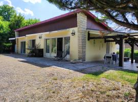 Villa des petites Chaumes, vakantiehuis in Avallon