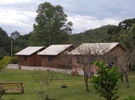 Encosta Dos Pinheiros, hotel v destinaci Gramado