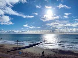 Stunning Bright Two Bedroom Apartment In Southbourne、サウスボーンのペット同伴可ホテル