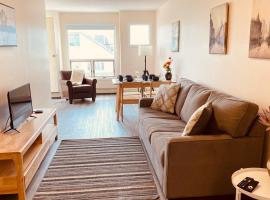 unit #302 Mountain view 2 beds in DT, Ferienwohnung in Canmore