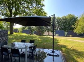 TERRASSES DE MALMEDY- CHALET 108 Le Chalet du Cerf & TRIPLEX 223 Le Refuge du Cerf、マルメディのシャレー