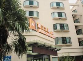 Jinjiang Inn Select Yangzhou Slender West Lake Siwangting Road, hotel v destinácii Jangžu