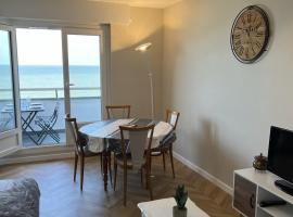 Studio cabine avec parking près de la plage - FR-1-487-353、Varavilleのホテル