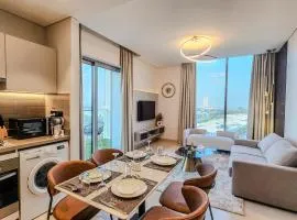 STAY BY LATINEM Luxury 2BR Holiday Home CV B601 near Burj Khalifa