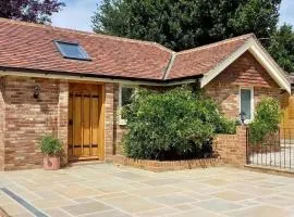 Brand new annexe on border of the Southdowns.