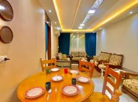 Comfort 2 steps Side Sea view serviced apartment near montaza palace and Easy access to all Sites è AC ,WIFI, Security