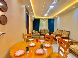 Comfort Sea view serviced apartment near montaza palace and Easy access to all Sites è AC ,WIFI, Security