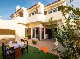 #015 Buganvilia by Home Holidays