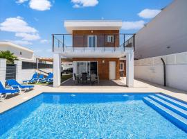 Belvilla by OYO Villa Dara, hotel in Gran Alacant