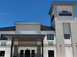 Baymont by Wyndham Freeport Texas, hotel na may parking sa Freeport