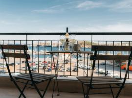 Luxury Port View, hotel in Lávrion