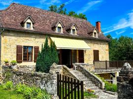 Superbe gîte à la campagne avec grand jardin et spa privé, cheap hotel in Vernet-le-Bas