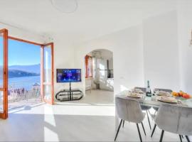 Apartment With View Lake Maggiore/Laveno Mombello, hotel v destinácii Laveno