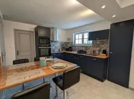 Gîte lumineux avec jardin privatif, proche Château de La Rochefoucauld, équipements bébé et vélos inclus - FR-1-653-232