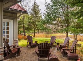 Lakeside at Rocky Crest Resort and Golf Club on Joseph Lake, ξενοδοχείο σε Rosseau