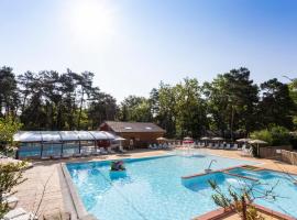 Camping La Pinède, glamping site in Excénevex