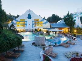 Hotel Carbona Thermal Spa, hotelli kohteessa Hévíz