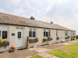 South Cottage Howick, pet-friendly hotel in Craster