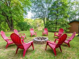 Sleeps 8! Fire Pit, Games, 15 Mins from Downtown Blue Ridge、Mineral Bluffのヴィラ