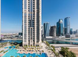 White Sage - Amna Tower, hotell Dubais huviväärsuse Dubai Water Canal Waterfall lähedal