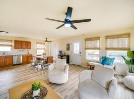 Nags Head Vacation Rental with Hot Tub Near Beach!, hotel with jacuzzis in Nags Head