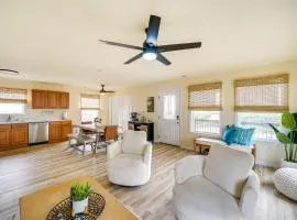 Nags Head Vacation Rental with Hot Tub Near Beach!、ナグス・ヘッドのバケーションレンタル