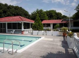 casa filippi โรงแรมที่มีสระว่ายน้ำในออนดา