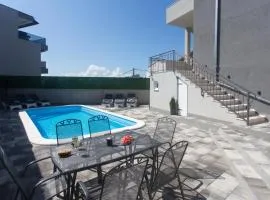Awesome Home In Split With Outdoor Swimming Pool, Sauna And 4 Bedrooms