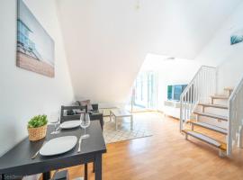 Edle DG Maisonette mit Balkon, Wohnzimmer, Arbeitszimmer, Waschmaschine, Top Ausstattung, zentral, apartamento em Fürstenwalde