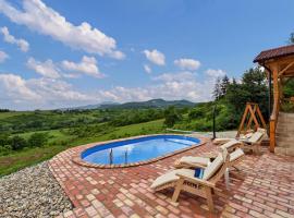 Amazing Home In Jelenscak With Outdoor Swimming Pool, Sauna And Wifi, alojamento para férias em Donje Makojišće