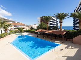 Live los Corales Caletillas con piscina, hotel in Araya