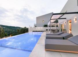 Moly - Luxury Villa with Heated Private Pool, cottage in Agia Triada