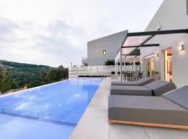 Moly - Luxury Villa with Heated Private Pool