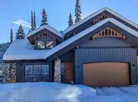 On the Run Chalet by Bear Country