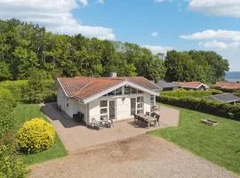 3 Bedroom Nice Home In Sjølund