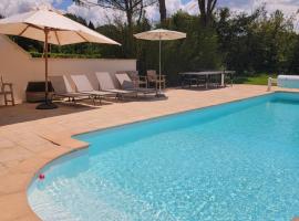 Gîte élégant au calme, hotel i Mazan