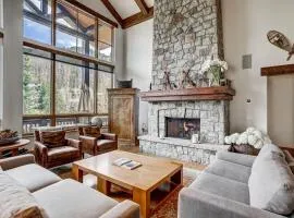 Mountain Escape Home with Private Hot Tub