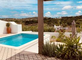 Casa na Colina : The Cottage and The Long House, holiday home in São Brás de Alportel