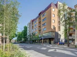 CityVibe Top-Floor Apartment