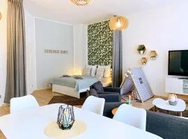 Zentrumsnahe Ferienwohnung mit ruhigem Balkon - "Arthur"