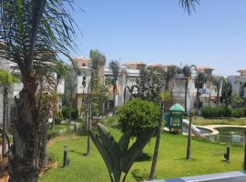 BEAU TRIPLEX EN RESIDENCE, hotel v destinaci Skhirat