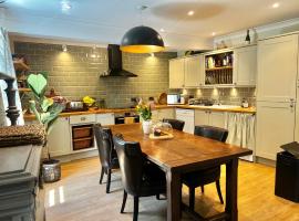 Olive Tree Cottage, hotel with parking in Rye