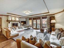 Arrabelle Luxury 4 BR Condo- Close To The Mountain, hotel en Vail