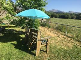 Tyddyn Perthi Farm, agroturismo en Llanberis